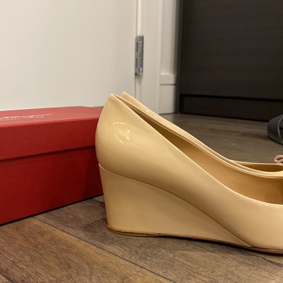 Salvatore Ferragamo nude heels - Picture 4 of 8